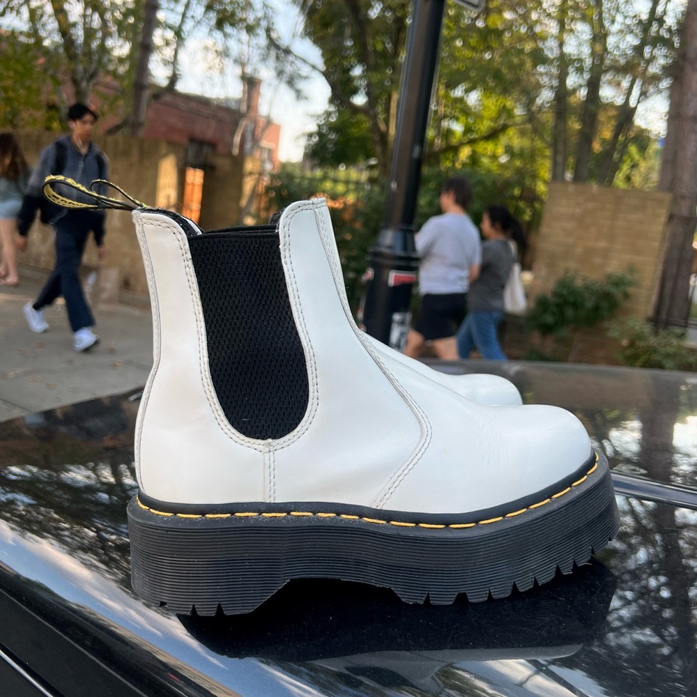 Dr. Martens 2976 Platform Chelsea Boot - White